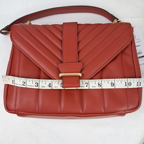 Time and Tru Women's Red Puffer Quilted Envelop Style Handbag, purse - Picture 7 of 11